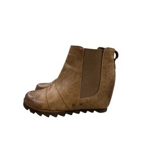 Women's Tan Ankle Boots